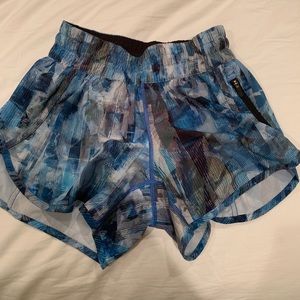 LuLu Lemon Tracker Shorts size 6 4” in seam